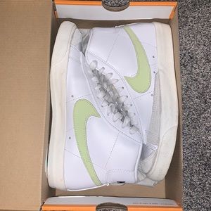 Wmns Blazer Mid ‘77 ‘Barley Volt’